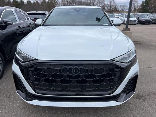 Glacier White Metallic 2026 Audi Q8 55 Premium Plus