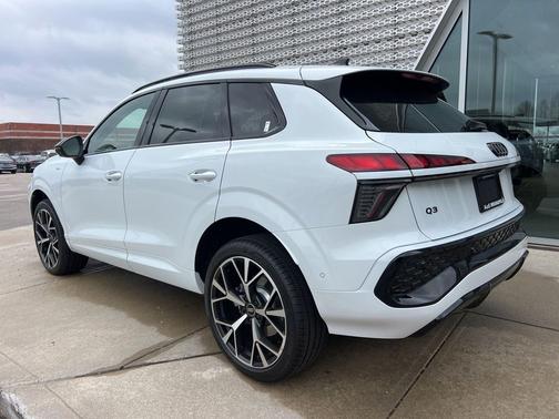 Glacier White Metallic 2026 Audi Q3 S line