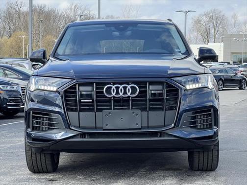 Waitomo Blue Metallic 2024 Audi Q7 55 Premium Plus