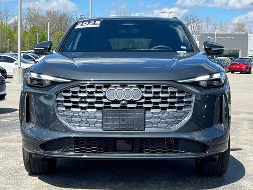 Tambora Gray Metallic 2025 Audi Q5 Premium TFSI quattro S tronic