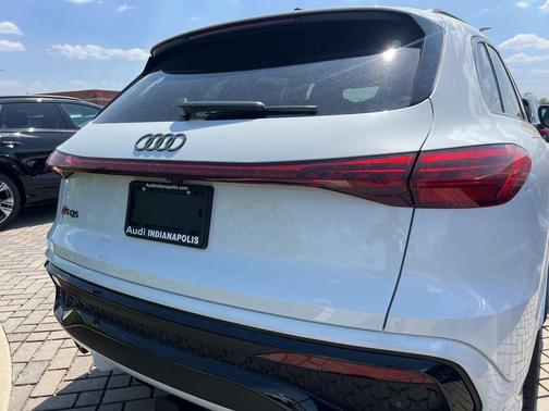Glacier White Metallic 2026 Audi SQ5 3.0T Premium Plus