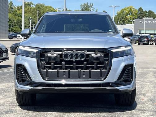 2025 Audi Q7 45 Premium Plus
