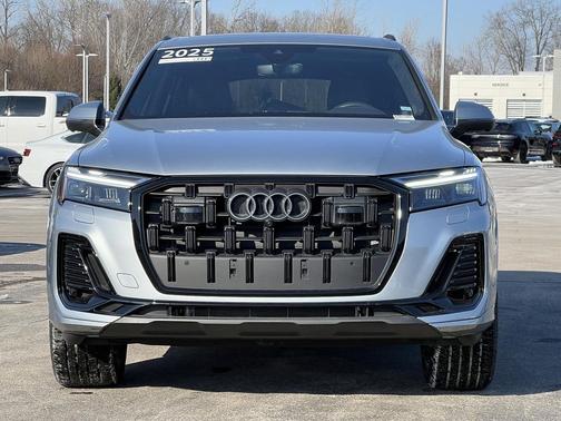 2025 Audi Q7 45 Premium Plus