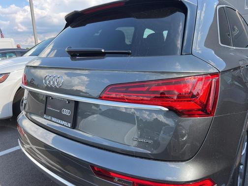 2022 Audi Q5 45 S line Premium