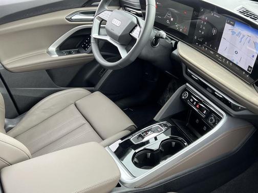 2025 Audi Q5 Prestige TFSI quattro S tronic