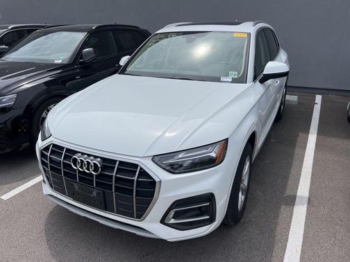 Arkona White 2024 Audi Q5 40 Premium