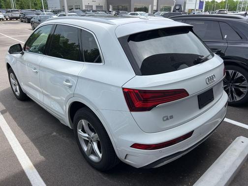 Arkona White 2024 Audi Q5 40 Premium