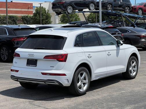 Arkona White 2024 Audi Q5 40 Premium