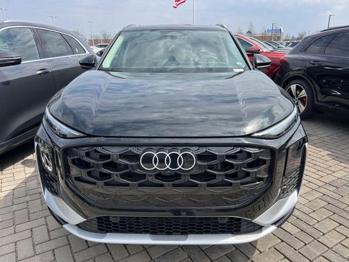 Mythos Black Metallic 2026 Audi Q3 TFSI quattro S tronic