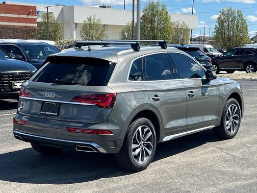 Chronos Gray Metallic 2023 Audi Q5 45 S line Premium Plus