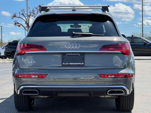 Chronos Gray Metallic 2023 Audi Q5 45 S line Premium Plus