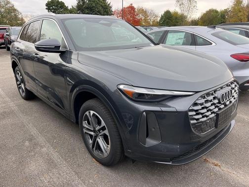 2025 Audi Q5 Premium TFSI quattro S tronic