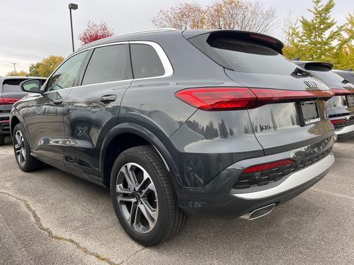 2025 Audi Q5 Premium TFSI quattro S tronic