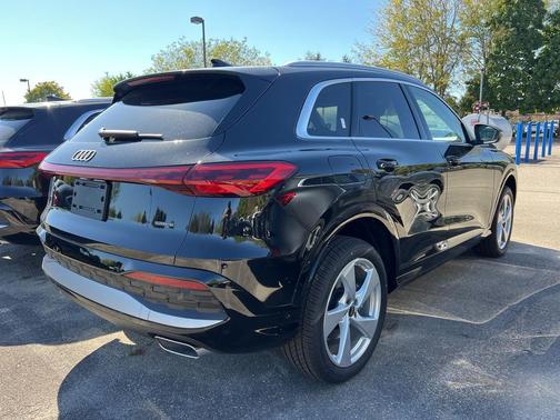 2025 Audi Q5 Premium Plus