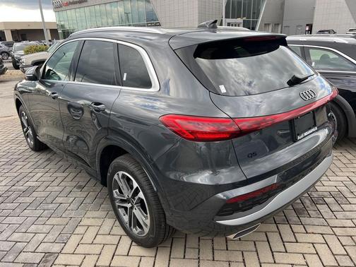 2025 Audi Q5 Premium