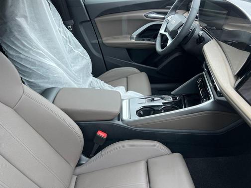 Glacier White Metallic 2026 Audi Q5 Prestige TFSI quattro S tronic