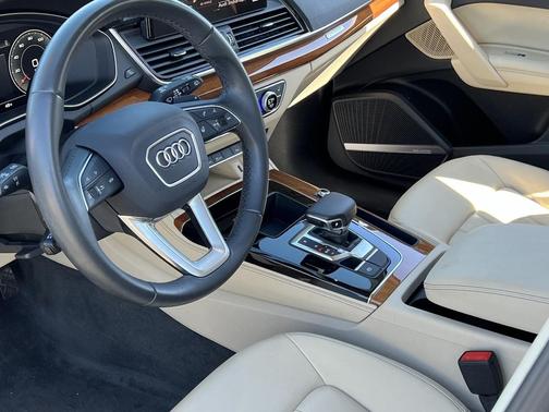 2023 Audi Q5 45 S line Premium Plus