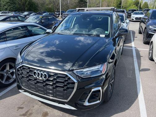 Mythos Black Metallic 2023 Audi Q5 45 S line Premium Plus