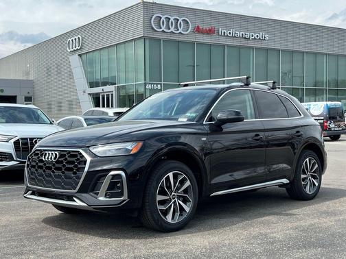 Mythos Black Metallic 2023 Audi Q5 45 S line Premium Plus