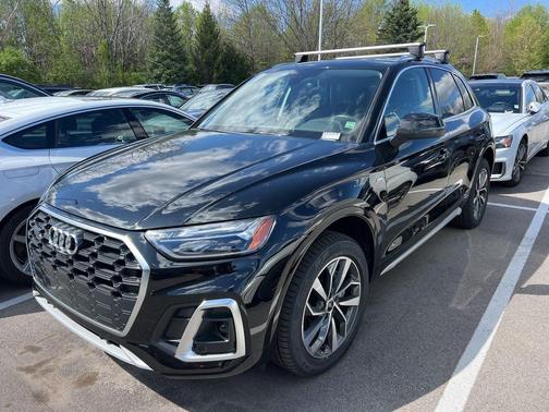 Mythos Black Metallic 2023 Audi Q5 45 S line Premium Plus