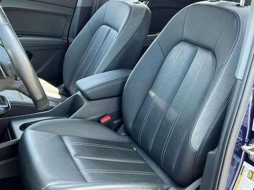 Navarra Blue Metallic 2023 Audi Q4 e-tron Prestige 50 quattro