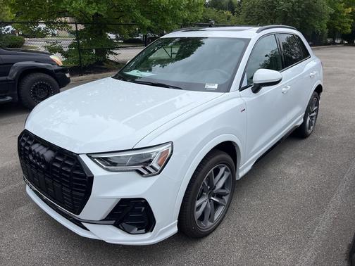 2025 Audi Q3 Premium 45 TFSI S line quattro Tiptronic