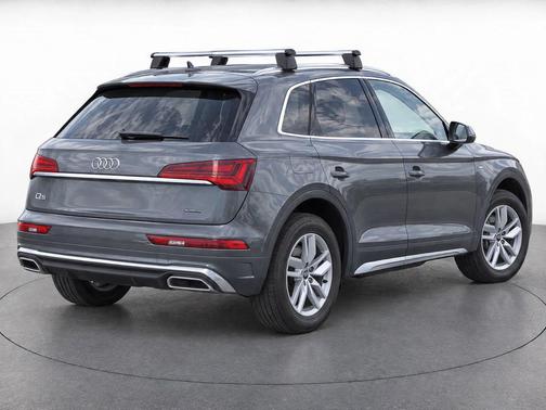 Daytona Gray Pearl Effect 2023 Audi Q5 45 S line Premium