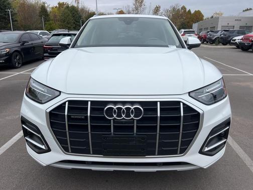 2023 Audi Q5 40 Premium Plus