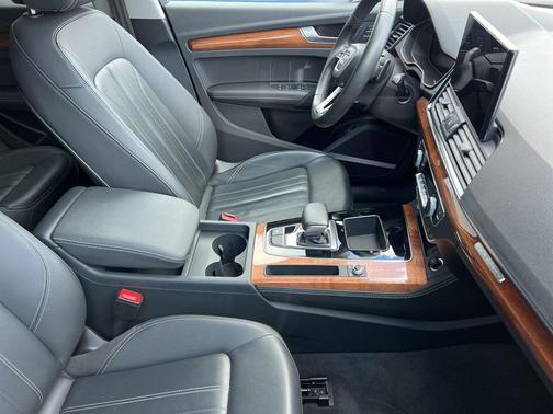 2023 Audi Q5 45 S line Premium Plus