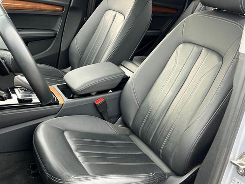 2023 Audi Q5 45 S line Premium Plus