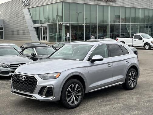 2023 Audi Q5 45 S line Premium Plus