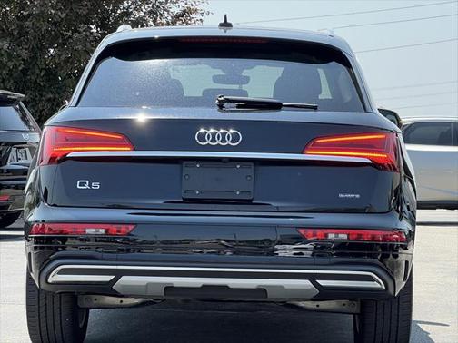 2024 Audi Q5 40 Premium Plus