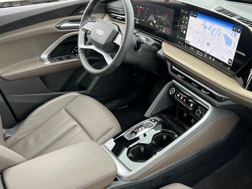 2025 Audi Q5 Premium Plus TFSI quattro S tronic