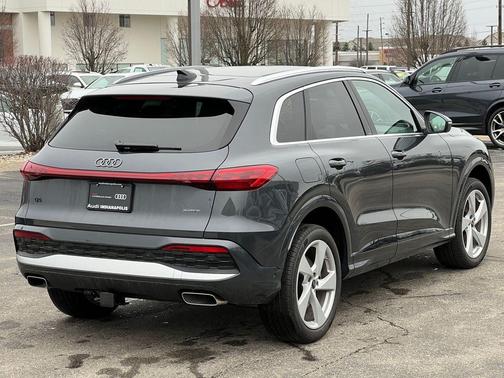 2025 Audi Q5 Premium Plus TFSI quattro S tronic