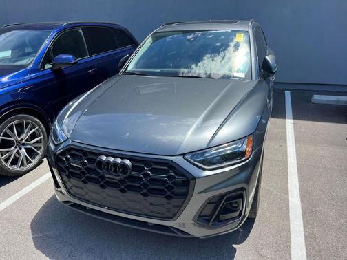 Daytona Gray Pearl Effect 2022 Audi Q5 45 S line Premium Plus