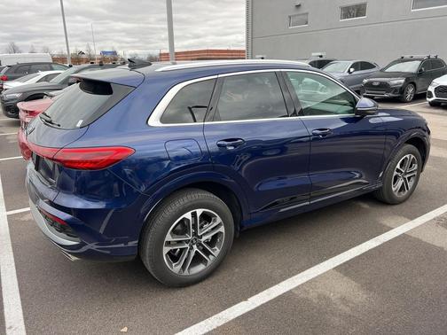 2025 Audi Q5 Premium TFSI quattro S tronic