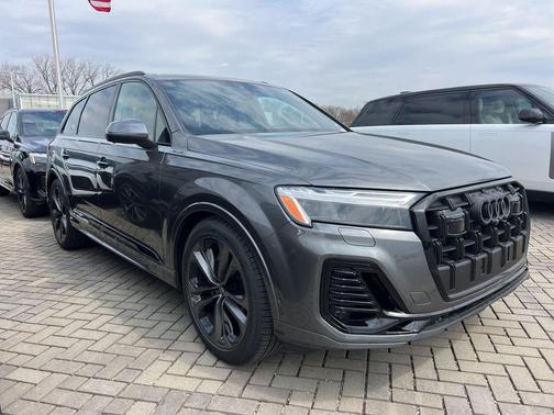 Samurai Gray Metallic 2026 Audi Q7 55 Premium Plus