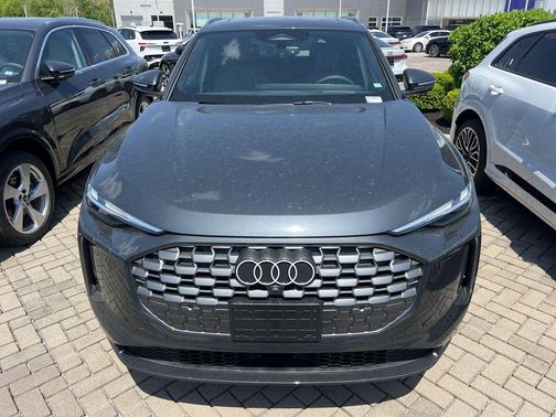 Tambora Gray Metallic 2026 Audi Q5 Premium TFSI quattro S tronic
