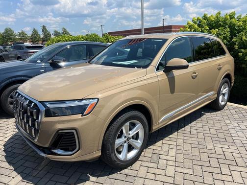 2025 Audi Q7 55 Premium