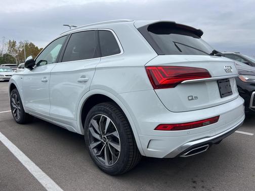 2023 Audi Q5 45 S line Premium