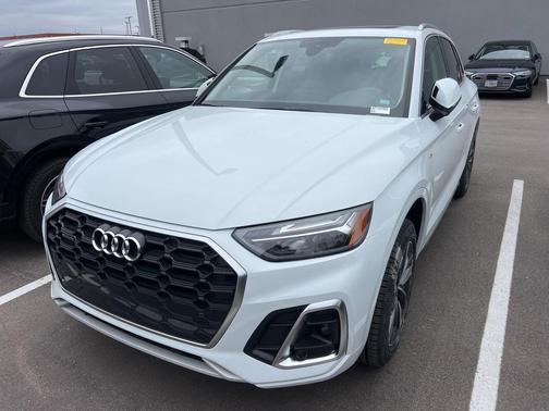2023 Audi Q5 45 S line Premium