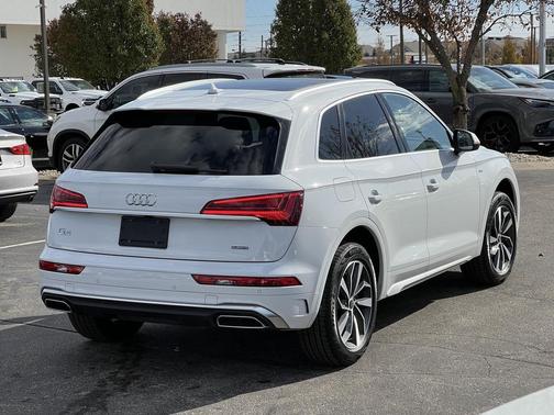 2023 Audi Q5 45 S line Premium