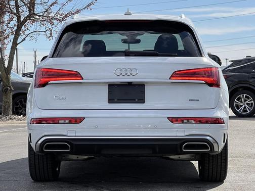 2023 Audi Q5 45 S line Premium