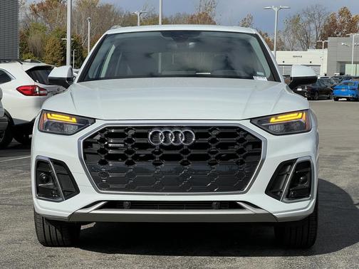 2023 Audi Q5 45 S line Premium