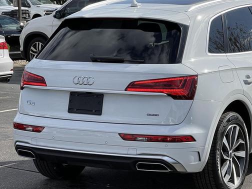 2023 Audi Q5 45 S line Premium