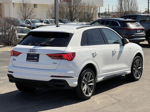 2025 Audi Q3 Premium 45 TFSI S line quattro Tiptronic