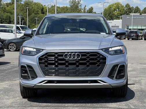 2022 Audi Q5 45 S line Premium Plus