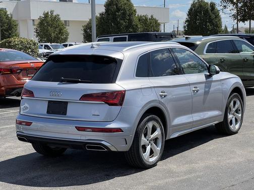 2022 Audi Q5 45 S line Premium Plus