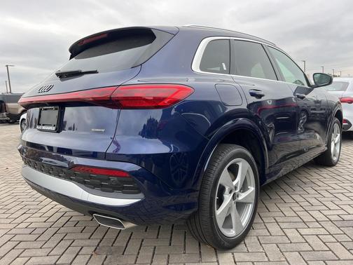 2025 Audi Q5 Premium Plus TFSI quattro S tronic