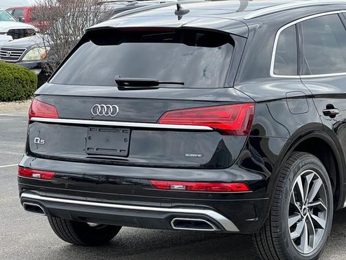 2023 Audi Q5 45 S line Premium